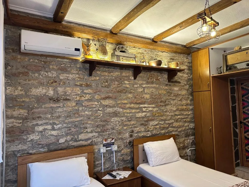 Twin Room — Ahmetaj Guest House